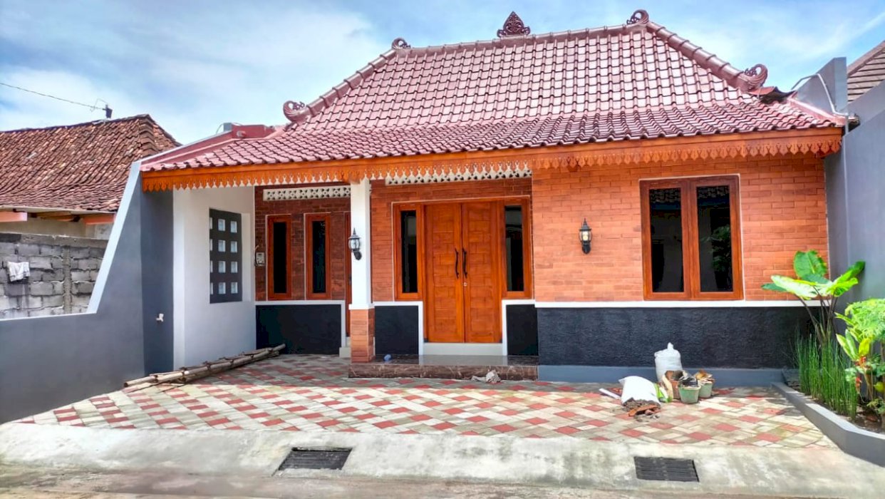 Rumah joglo di jl godean km 6, dekat kampus UNISA