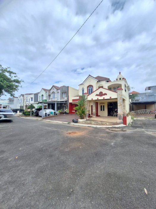 Dijual rumah hook cluster baverly Batam center