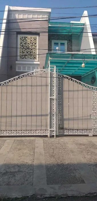 Rumah 2 lantai Pondok bambu