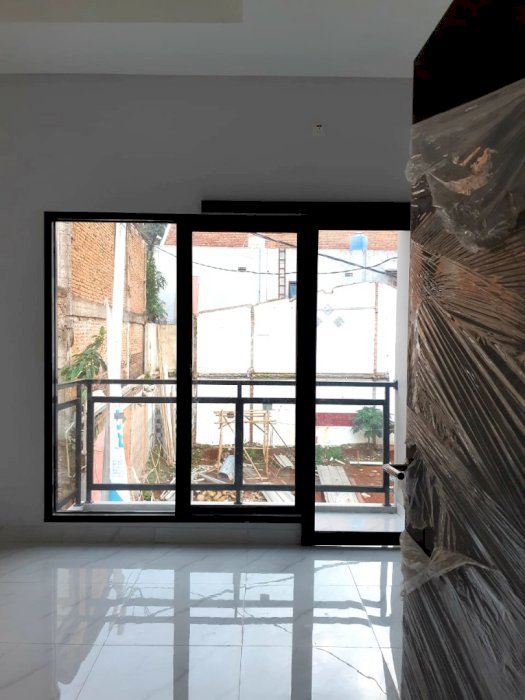 Dijual rumah dengan Lokasi strategis  di cibubur Jakarta timur