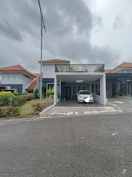 Dijual rumah 2 lantai