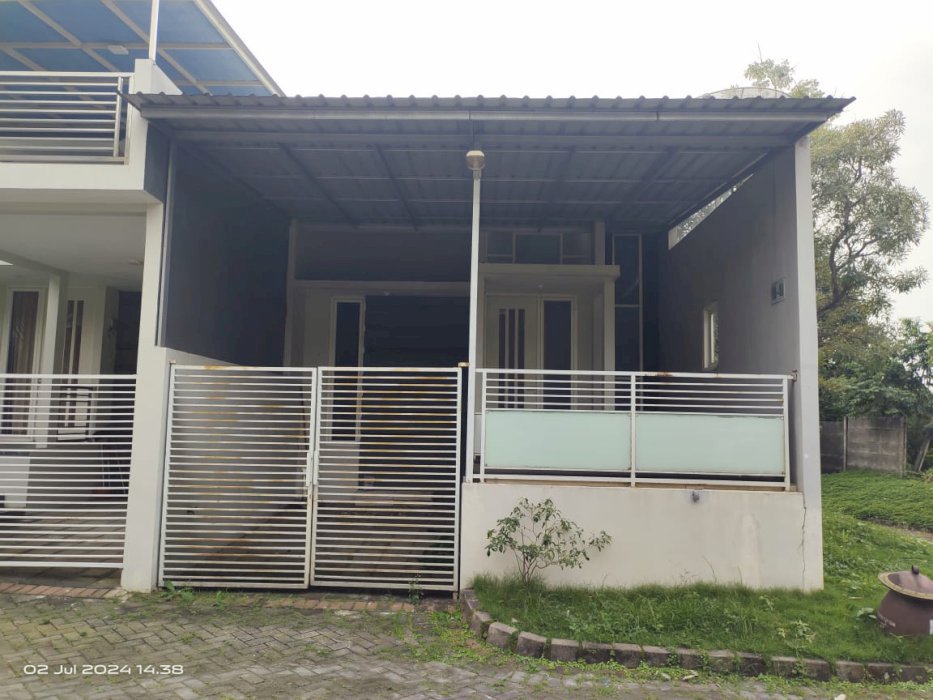 Perum Wisata Bukit Sentul Blok B1 No 14 Kel Turirejo Kec Lawang Malang