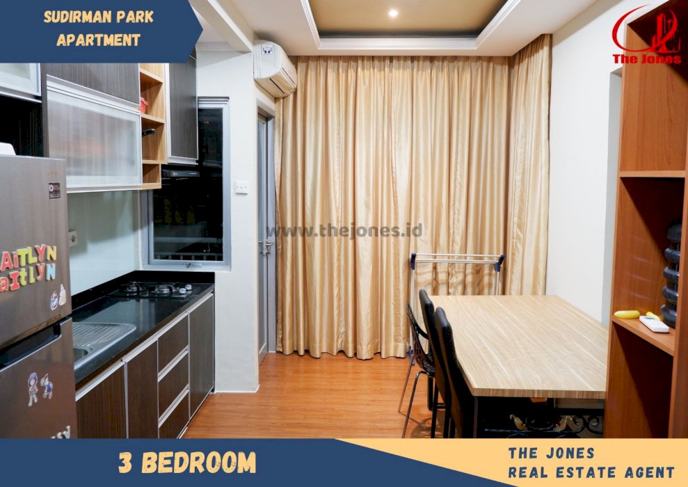 Sewa Apartemen Sudirman Park 3  Bedroom Fully Furnished (0181)