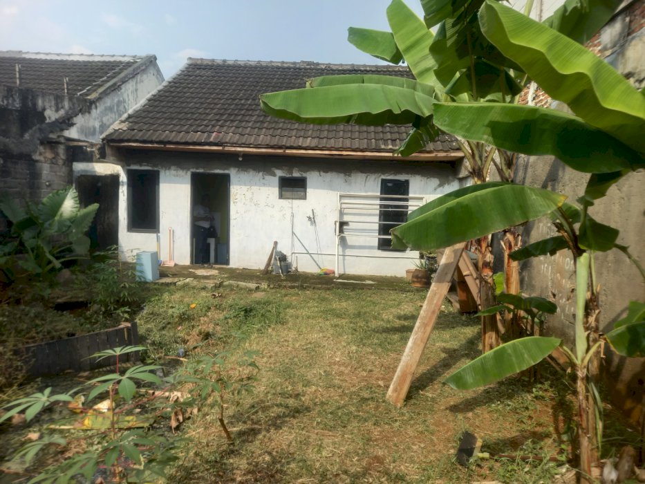 Di jual rumah dan tanah luas lokasi strategis di Jatiasih Bekasi