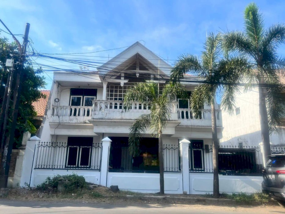 *Jual Rumah Di Ketintang Selangkah Kampus UNMER Surabaya*