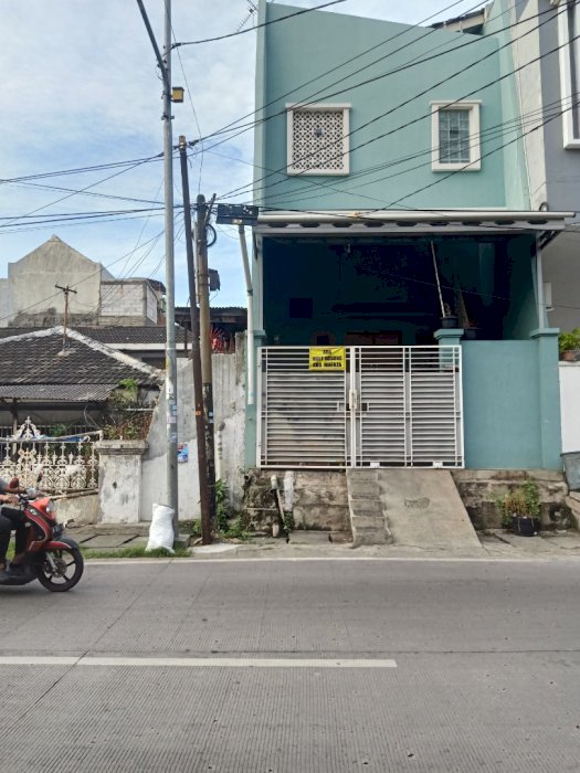 Dijual rumh 2 lantai diatas kosan 5 pintu dibwah tmpt tinggl pribdi