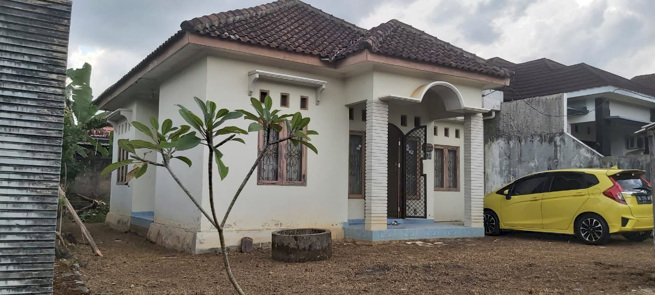 Jual rumah fasilitas menarik strategis Banjar baru kalimantan selatan