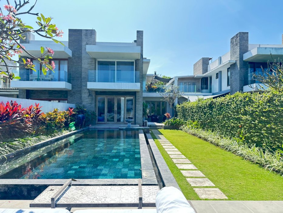 Di jual villa siap huni keramas beach bali