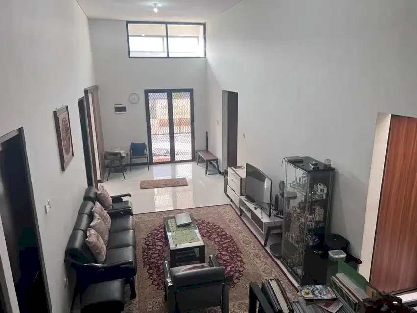 Dijual Cepat Rumah SHM (Komplek Depan Kampus Universitas Surabaya)