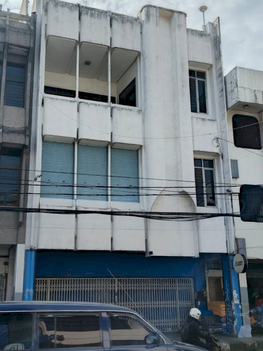 Di jual ruko 4 lantai lokasi strategis di kota Bandung