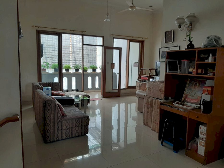 Dijual rumah dua lantai yang terletak di Pluit Sakti, Jakarta Utara