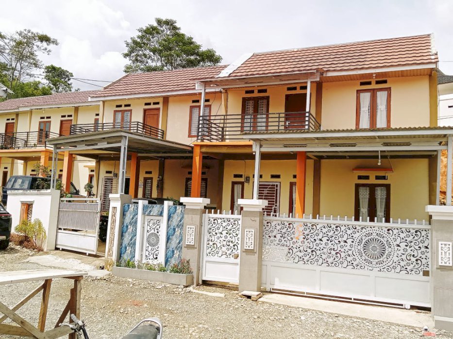 Dijual rumah villa dua lantai yang siap huni lokasi strategis, Jambi