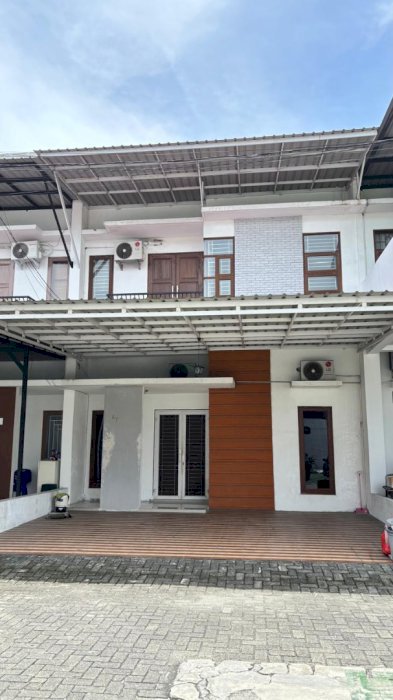 Disewakan rumah lokasi strategis di medan
