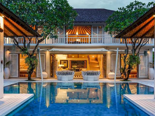 Di jual villa siap huni  petitenget Bali