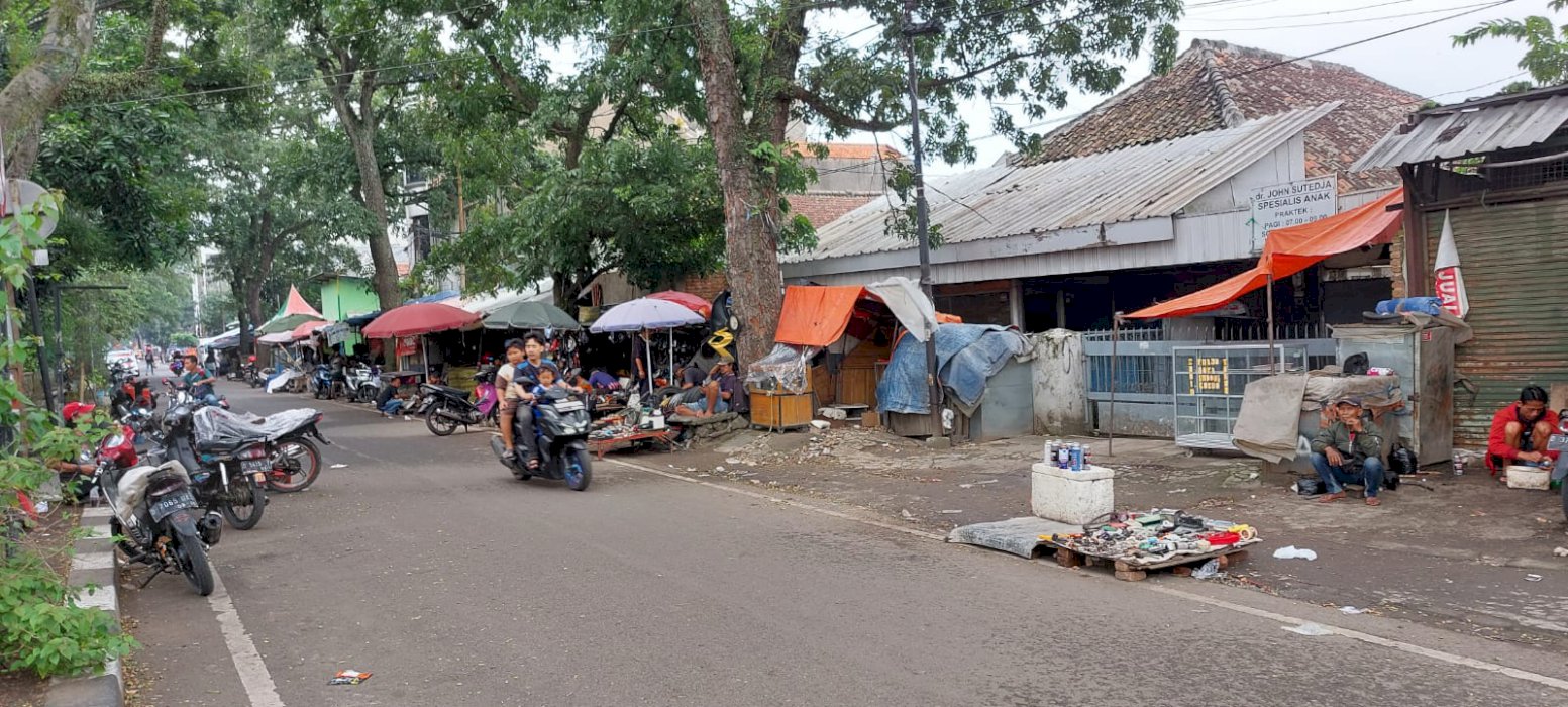 Di Jual Rumah tua cocok untuk ruang usaha Astanaanyar kota Bandung