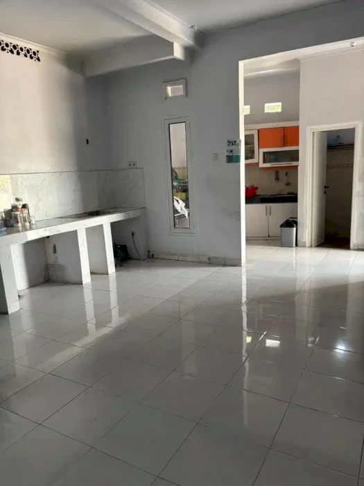 Dijual Rumah luas & nyaman tempat tinggal