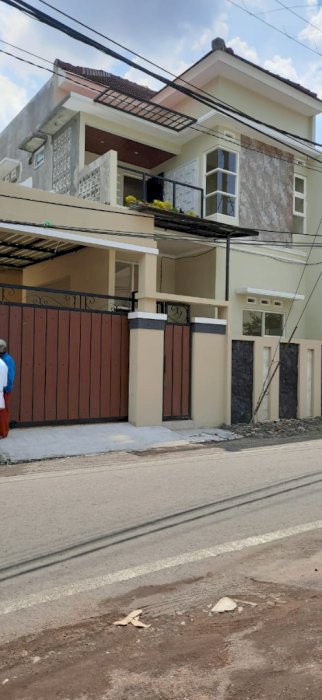 Rumah exclusive type villa