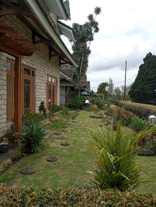 Di jual villa siap huni lokasi strategis di Cipanas Cianjur