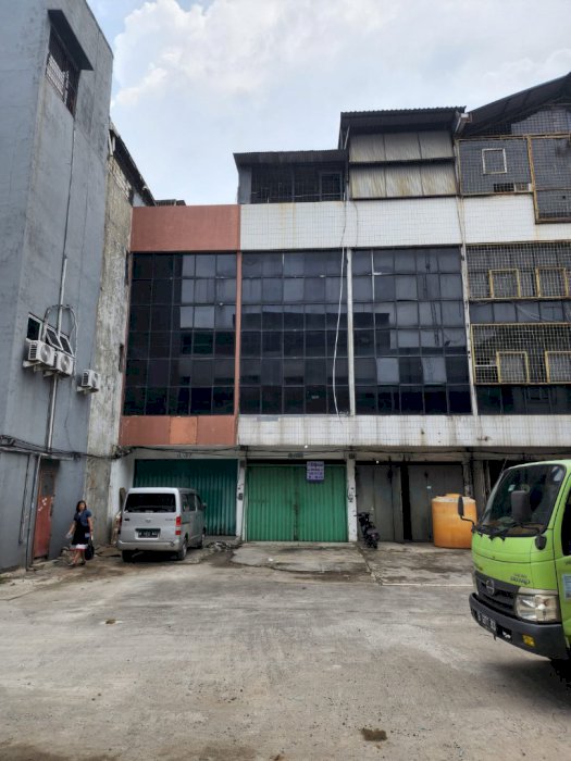 Jual ruko megah lokasi strategis di Kalideres Jakarta Barat