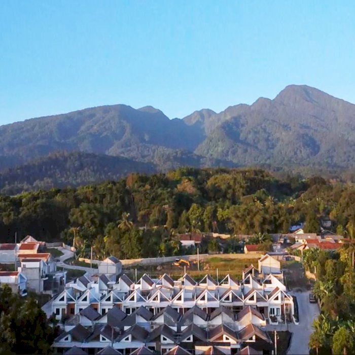 rumah di bogor dengan view pegunungan