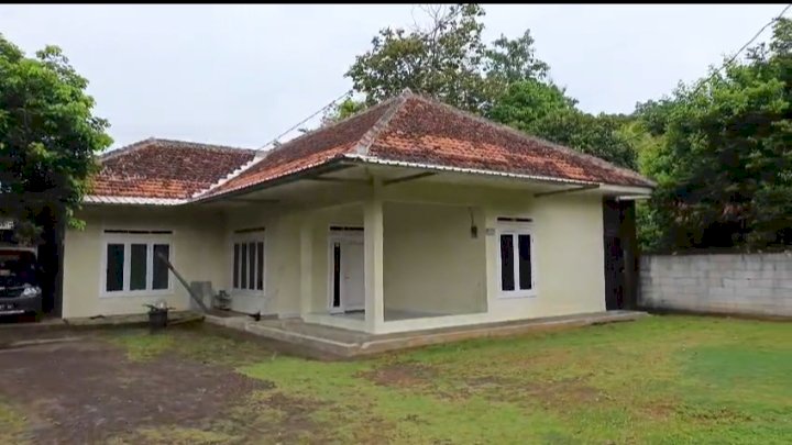Dijual CEPAT  Rumah  Lokasi Stategis + dapat kontrakan di kota banjar
