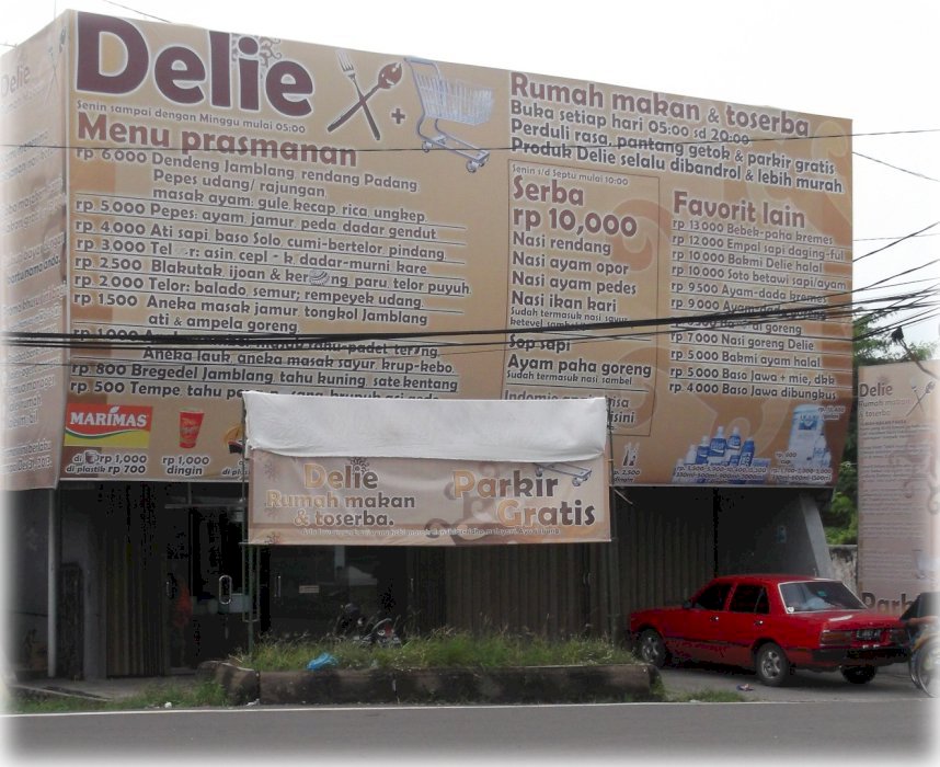 Disewakan toko nempel jalan "arteri-komersil-dalam-kota".