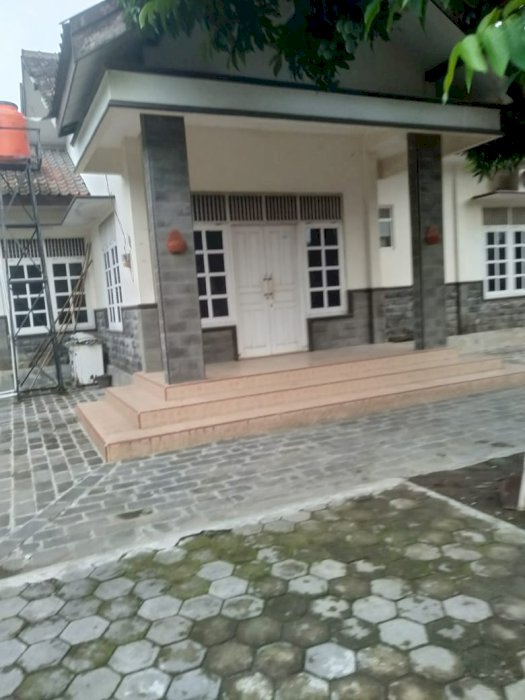 Dijual Rumah Indah di Ganjuran. LD 13 . LT 326. LB 100. SHM
