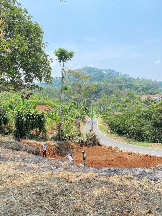 DIJUAL TANAH DATARAN TINGGI VIEW BUKIT CIANJUR Luas 1110m2