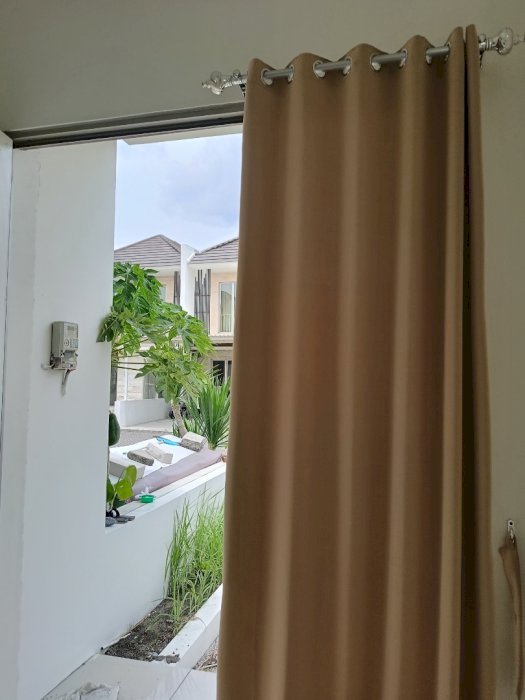 DIJUAL RUMAH GREENLAND RESIDENCE HARGA RUGI , SEMI FURNISH 2lt,SHM