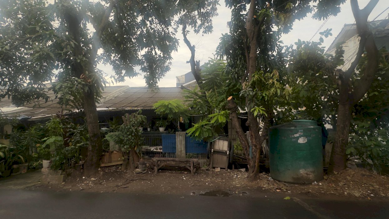 Dijual tanah strategis di Kalideres bonus kontrakan 4 pintu