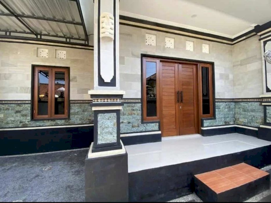 RUMAH MINIMALIS DI BATUBULAN FULL TEMPELAN BATU ALAM