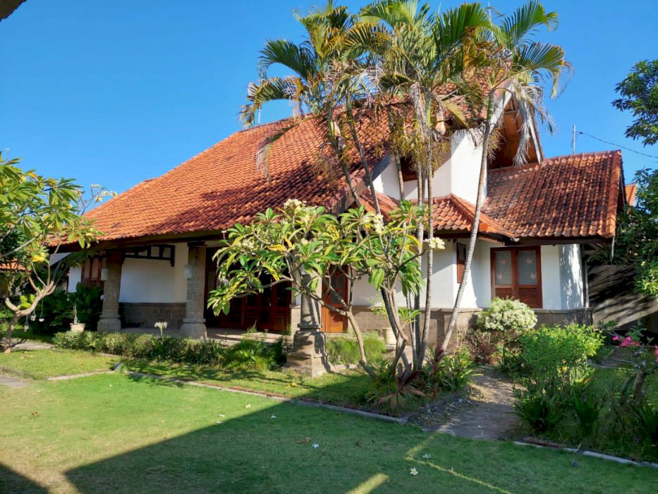 Di jual villa siap huni lokasi strategis Tukad Sungi Renon