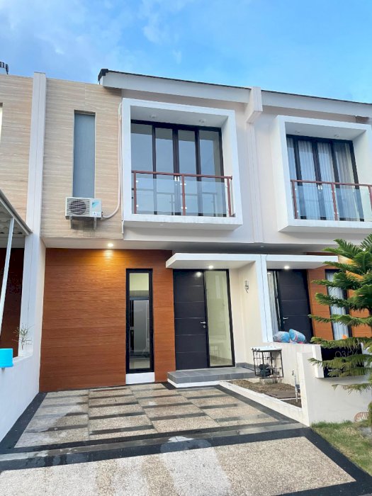 Dijual rumah baru cantik commpetitif  2lt Puri Safira SHM split level