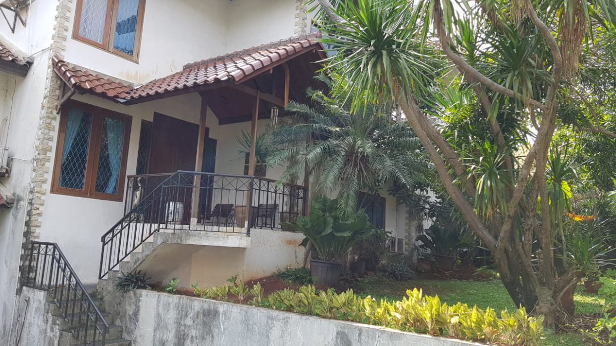 Di jual rumah tingkat di jeruk purut