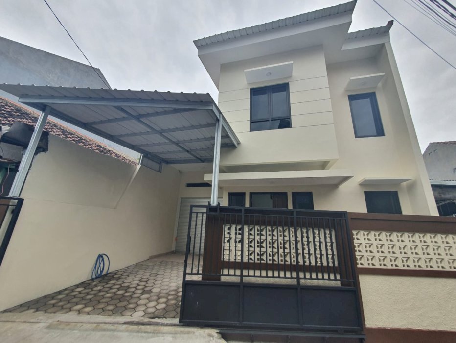 DIJUAL RUMAH BARU 2 LANTAI LOKASI STRATEGIS DI SEMARANG