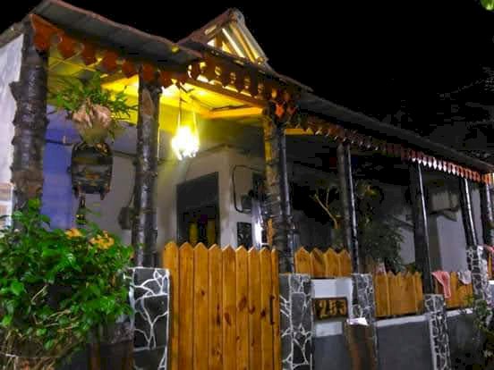 Rumah STRATEGIS dekat RS , STASIUN komuterline, sd smp sma , pasar