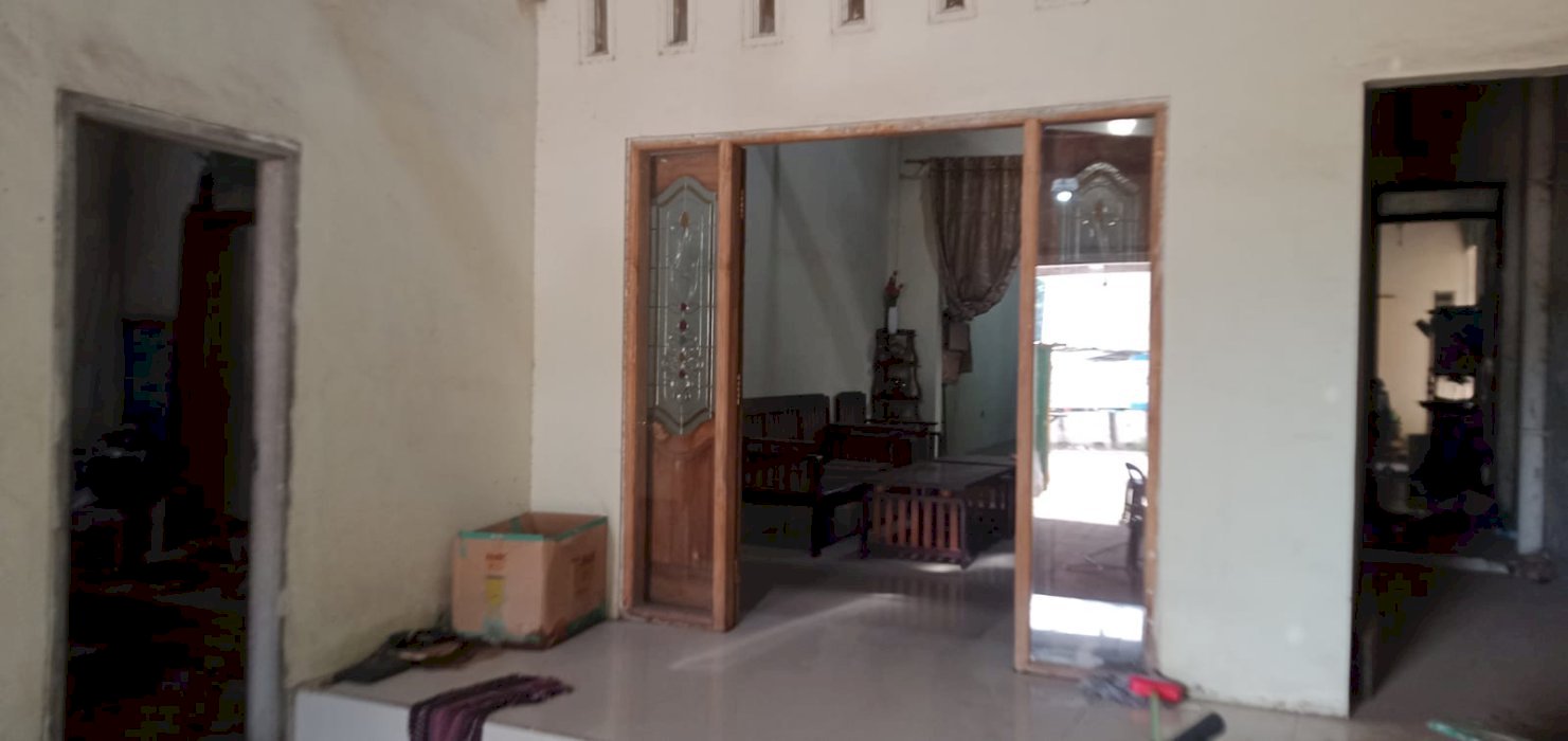 Rumah dan toko dekat fly ober bandara dhoho