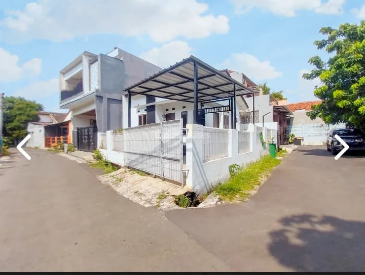 Di jual Rumah Hook di dalam komplek perumahan