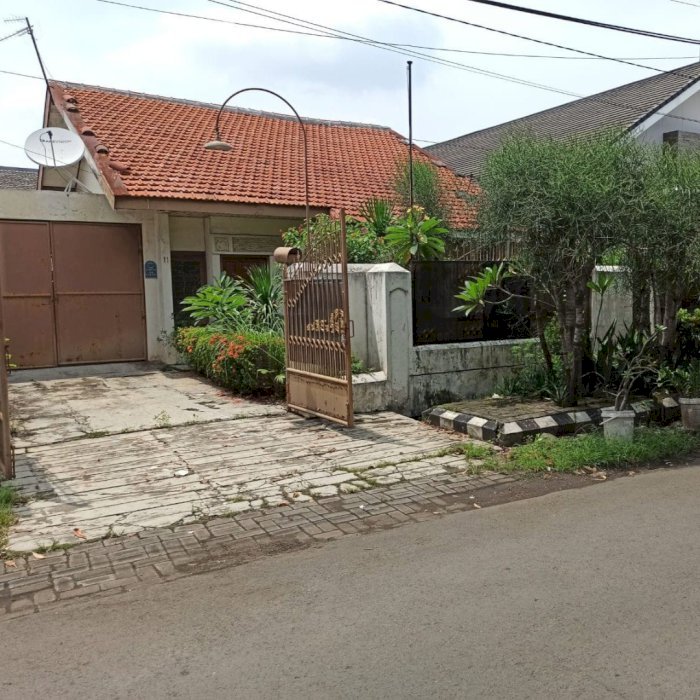 Rumah Rungkut Surabaya, 2 Lt, Lokasi Bagus Jalan Utama Rungkut