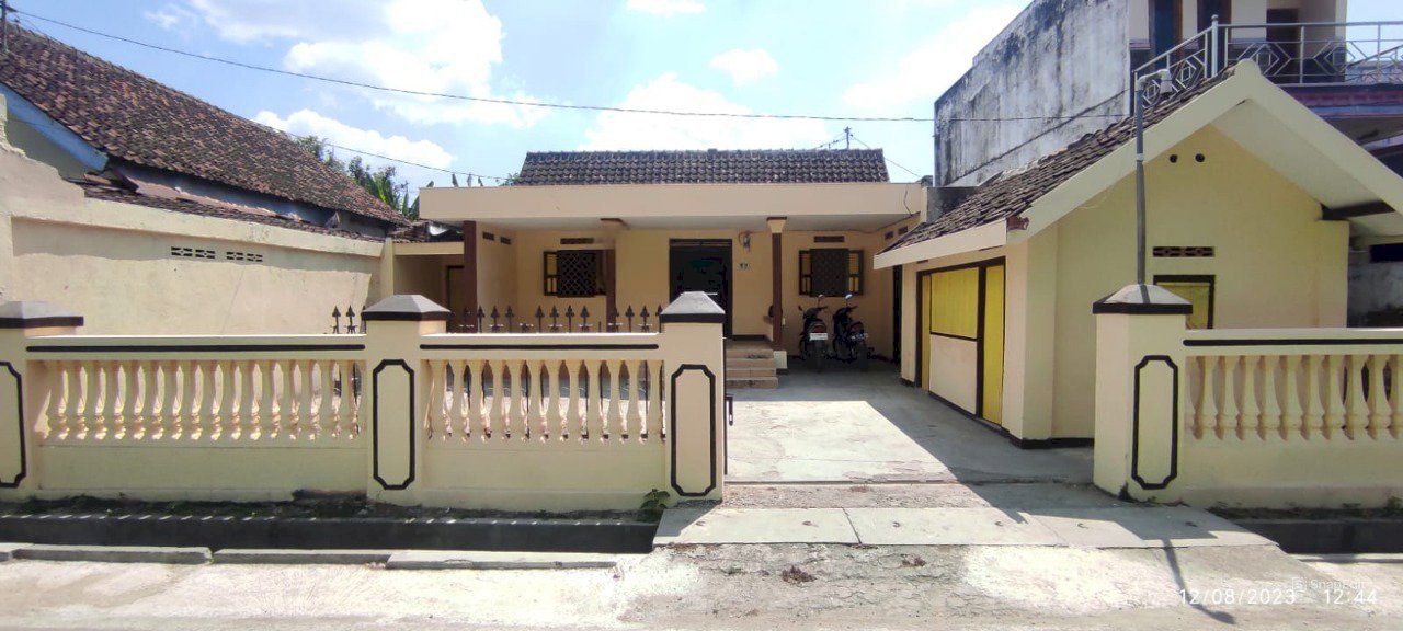 gallery cover