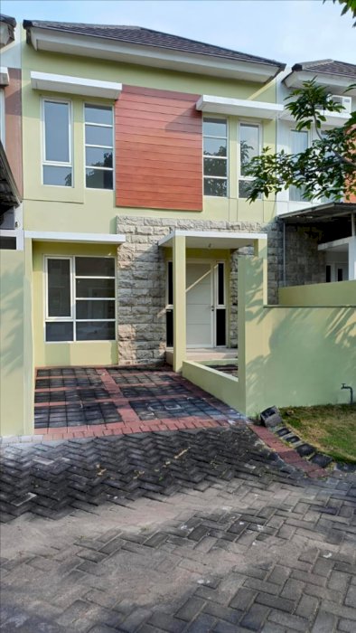 Puri Surya Jaya Sidoarjo Rumah Bersih, Terawat,Siap Huni, Row 3 Mbl