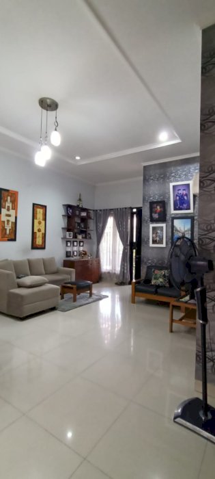 Di jual rumah mewah lokasi strategis  di Kopo Bandung