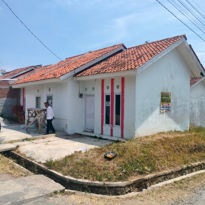 DIJUAL CEPAT- RUMAH HOOK STRATEGIS DI PERUMNAS GRIYA KARANGPAWITAN