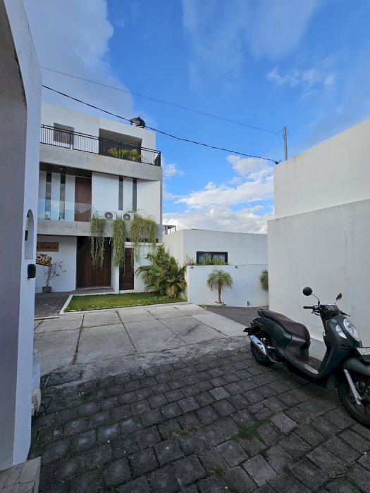 (Dijual) Villa Cantik di Padonan