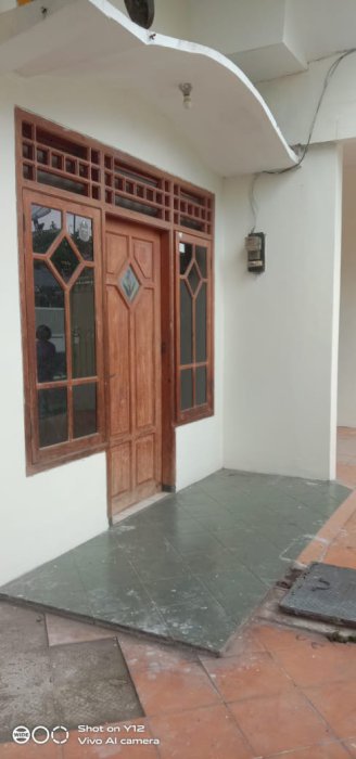 Rumah Rungkut Surabaya, Hadap Favorit Jalan 2 Mobil Lega