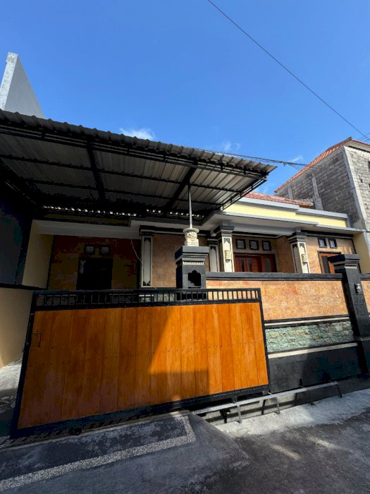 Rumah Baru Full Tempelan Batu Alam