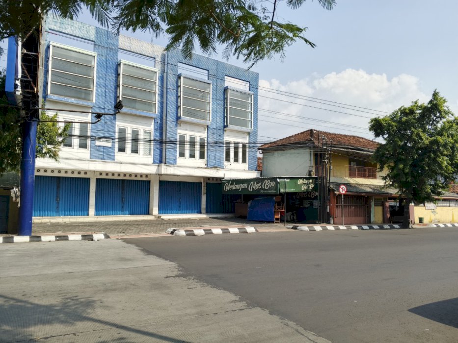 Dijual Kompleks Ruko Premium 4 Plong 3 LtSHM  Luas 380 m² Strategis