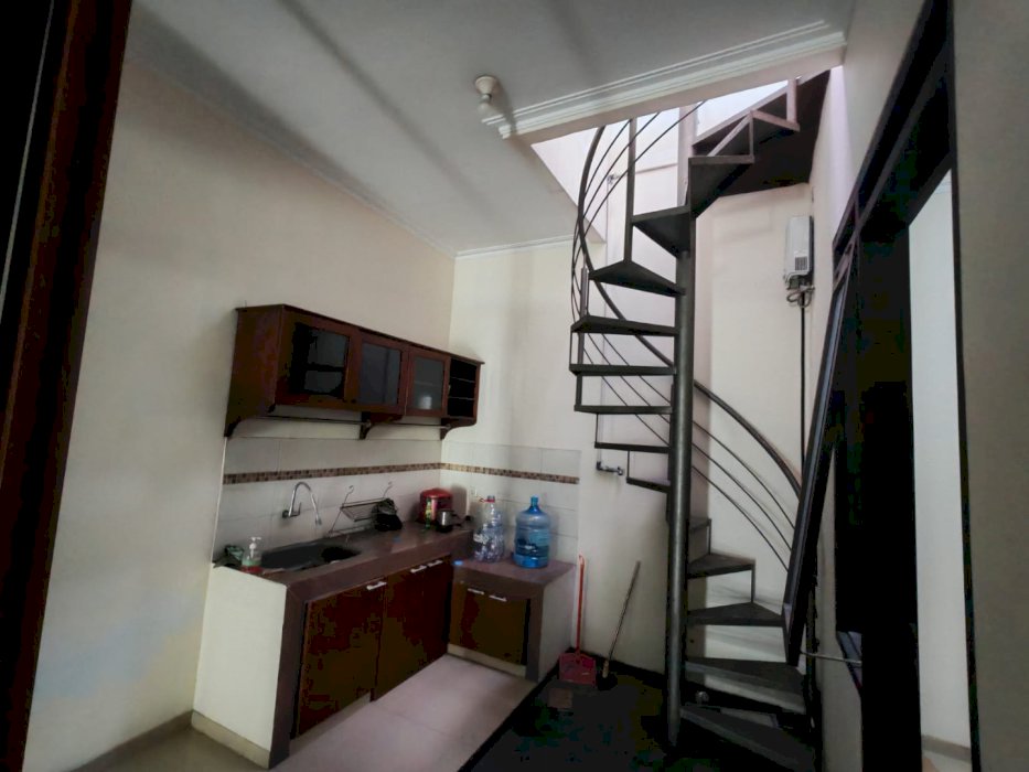 RUMAH SIAP HUNI-KOMPLEK MEKAR WANGI BANDUNG