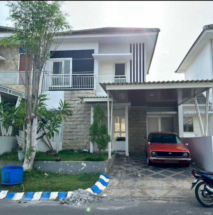 The Tamandhika Furnish, Car Port, Rumah  2 Lantai, Lebar 8 Sidoarjo