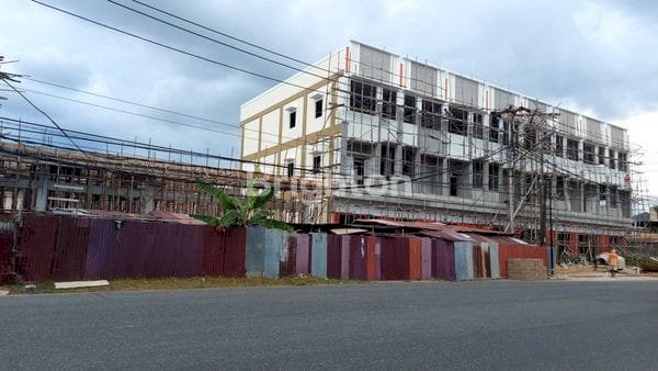 Dijual Ruko 3 Lantai. Di Jl. Dr. Wahidin. Pontianak